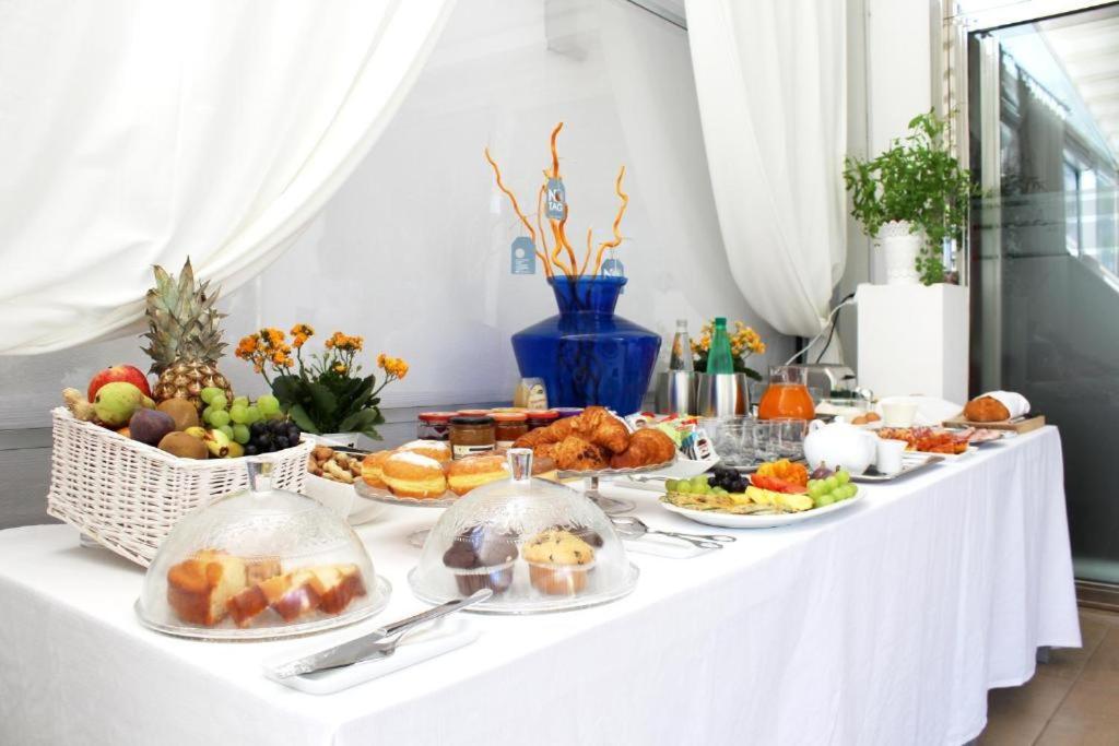 Colonna Rooms & Apartment Трані Екстер'єр фото