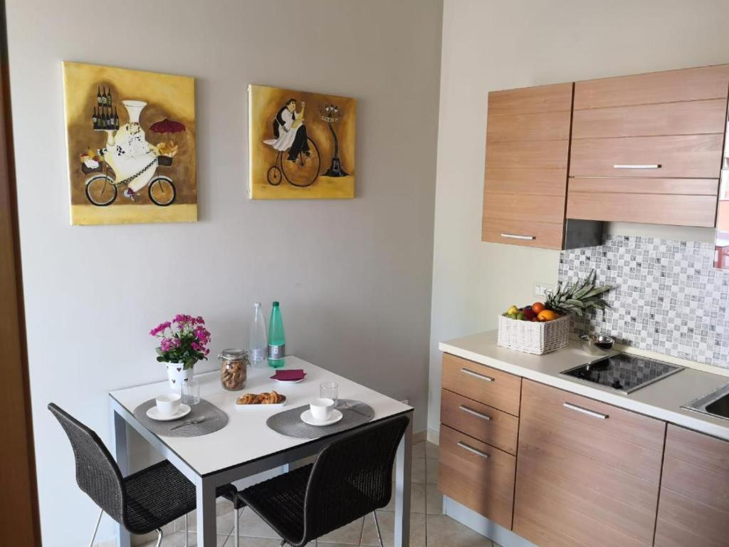 Colonna Rooms & Apartment Трані Екстер'єр фото