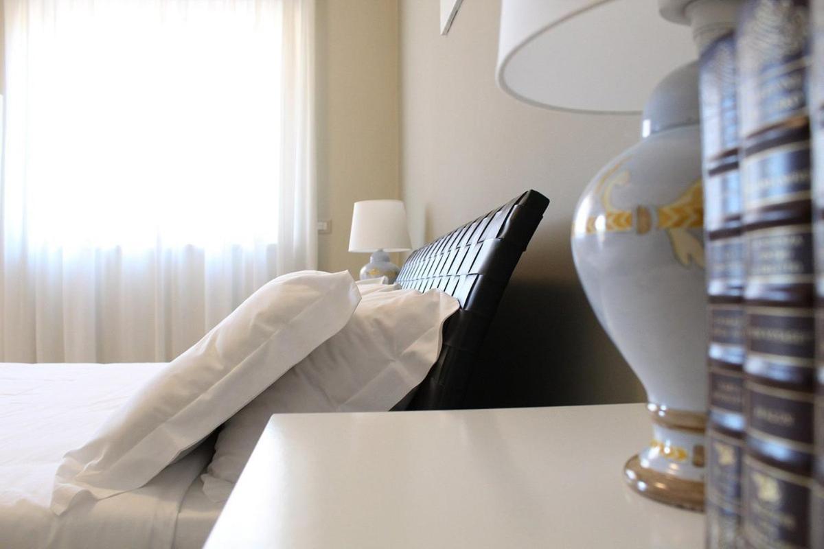 Colonna Rooms & Apartment Трані Екстер'єр фото